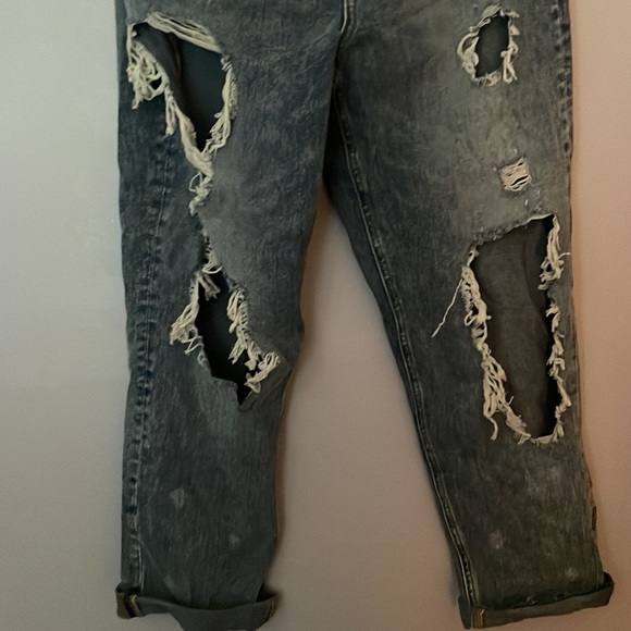 BDG. Urban Outfitters ripped jeans. Size 31. Used but very nice. High-rise. - Picture 3 of 9